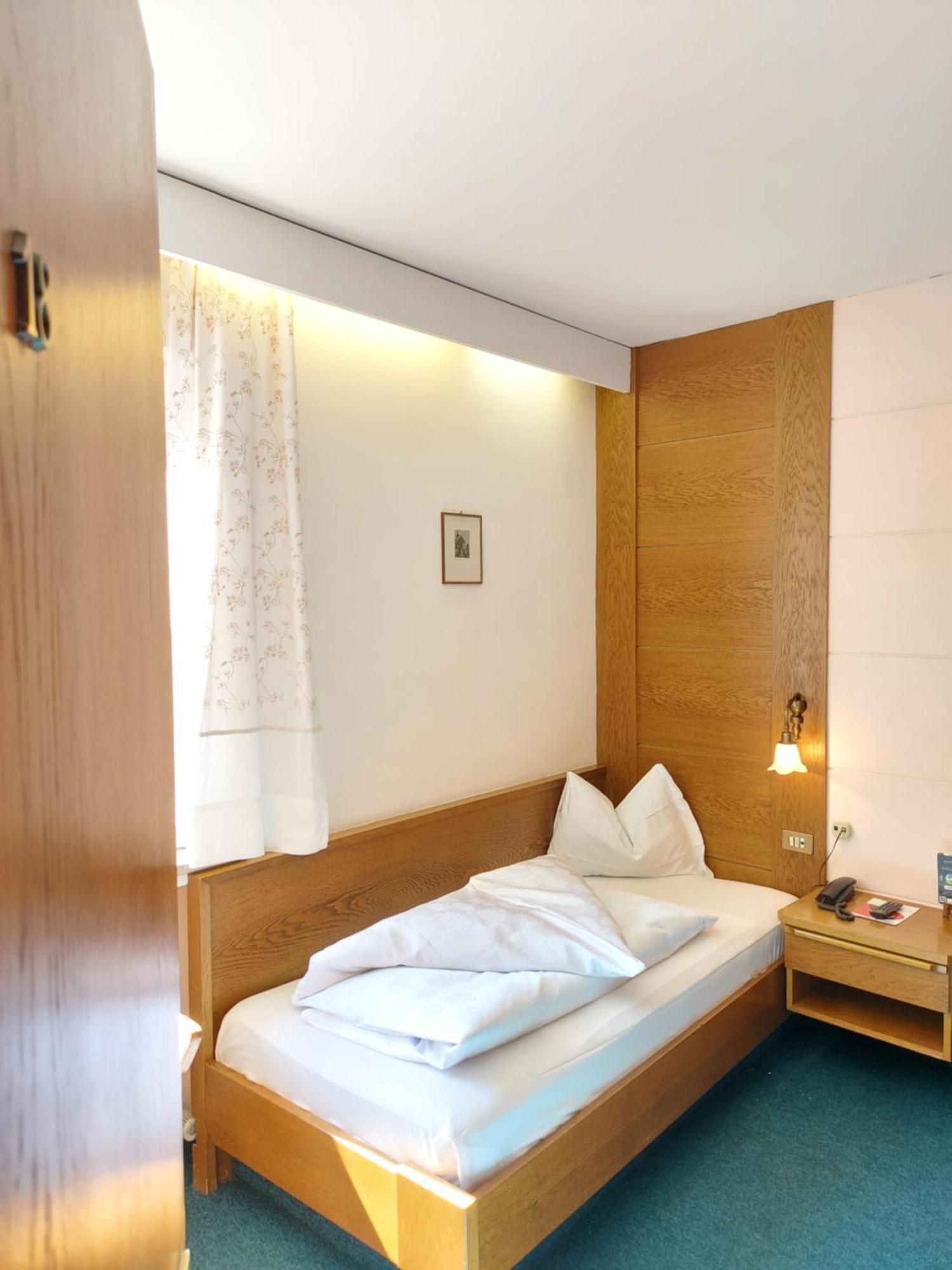 Hotel Schuster Colle Isarco Esterno foto