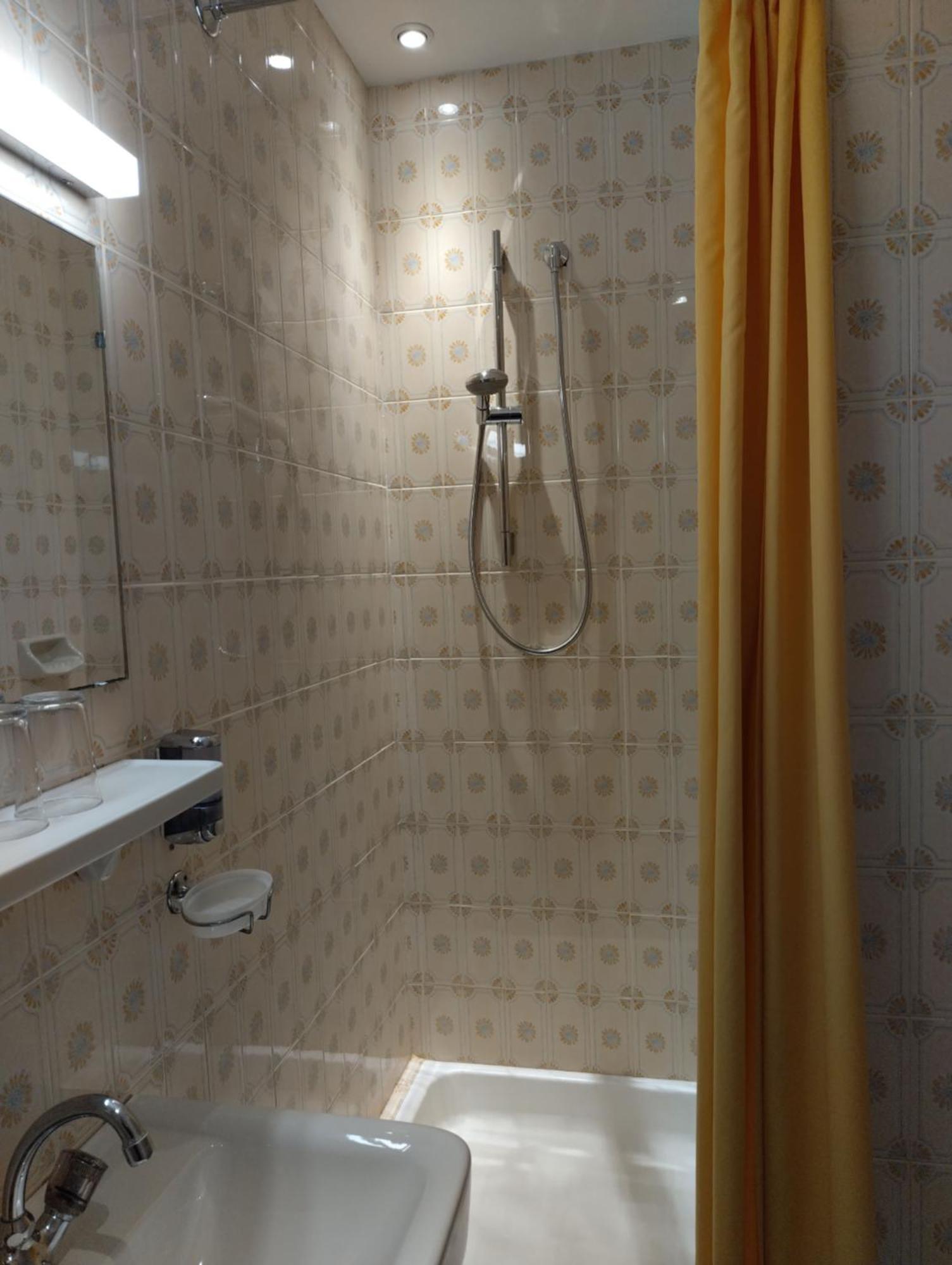 Hotel Schuster Colle Isarco Esterno foto